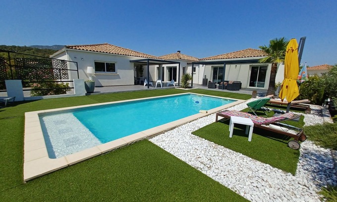 Saint-Jean-de-Cuculles Villa | BEAUTIFUL VILLA 200 M2 BETWEEN SEA AND RIVERS FOR 8 PEOPLE