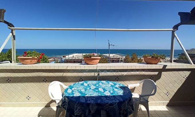 Francavilla al Mare Apartment | Beautiful apartment facing the sea
