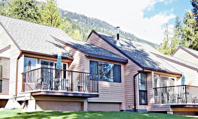 Anglemont Apartment | Beautiful 1 bedroom unit at resort, sleeps 4
