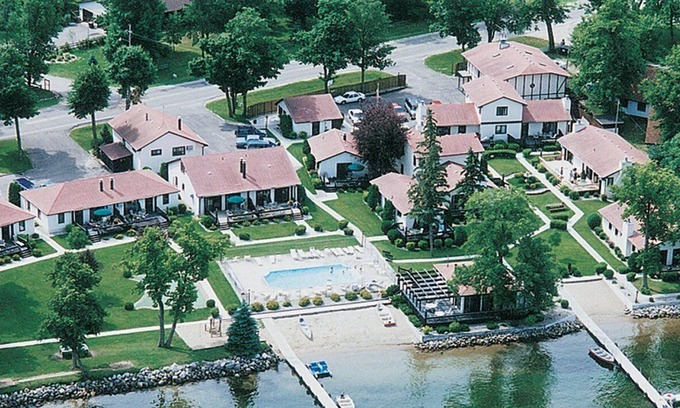 Alexandria Apartment | Beautiful 1 bedroom unit at resort, sleeps 4
