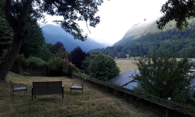 Borderes-Louron Apartment | Beautiful 100m2 apartment with garden and terraces in a Bigourdan farmhouse