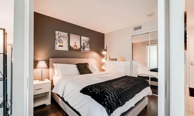 Fort York House | Beautiful 1BD 1BA Condo Lake and City Views