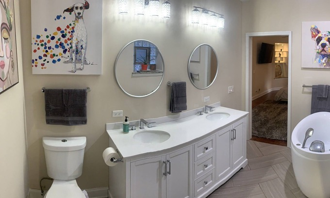 West Town Apartment | Beautiful 1st floor apartment.