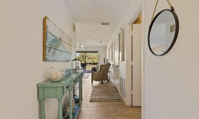 The Meadows Condo | Beautiful 2 bdrm, 2 Bath, condo located in Sunny Sarasota. 20 minutes to beach!