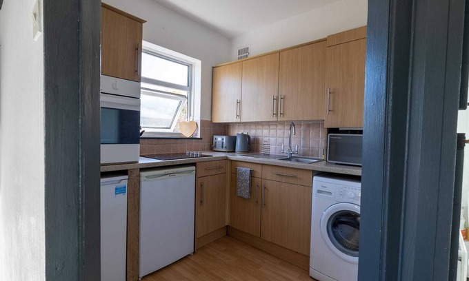 Little Holland Apartment | Beautiful 2-Bed Apartment in Dartford