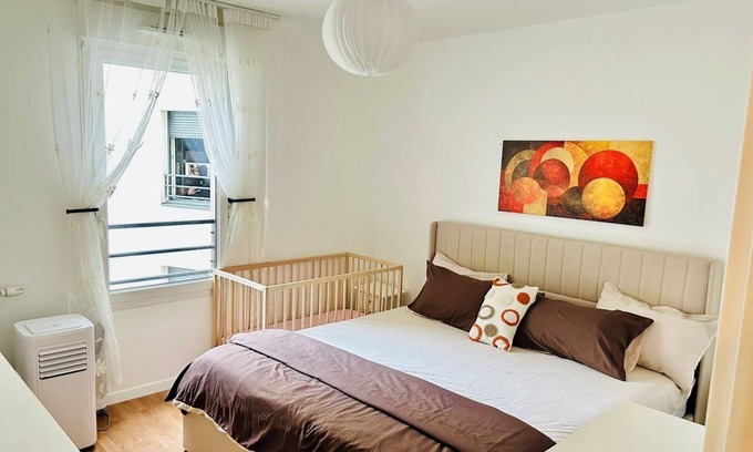 Viroflay Apartment | Beautiful 2 bedroom apartment 2 min from Versailles
