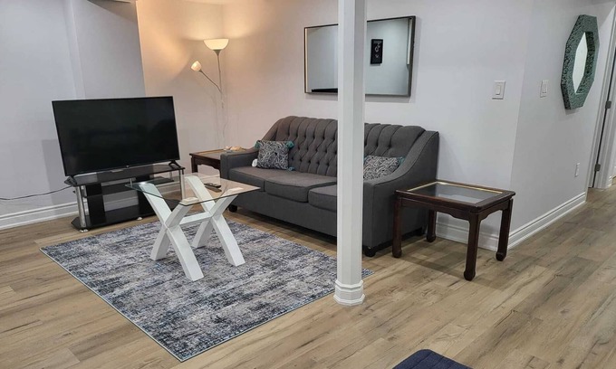East Credit Apartment | Beautiful 2 Bedroom lower Suite