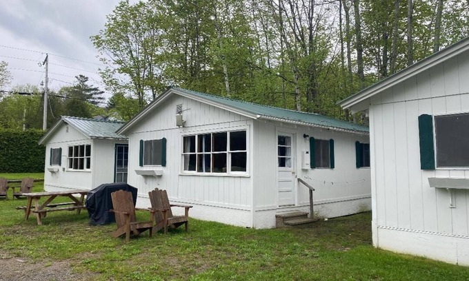 Westmore Cottage | Beautiful 2-Bedroom Cottage on Gorgeous Lake Willoughby