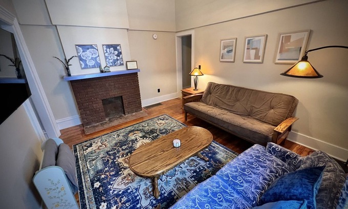 Sandusky Apartment | Beautiful 2 bedroom first floor apartment in downtown Sandusky