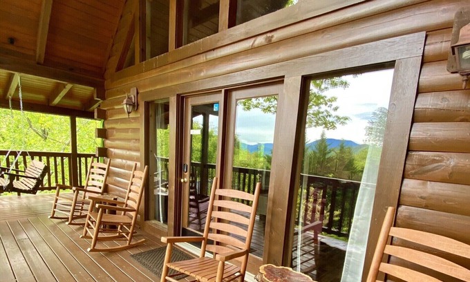 Black Bear Falls Cabin | Beautiful 2 Bedroom/2 Master Bath cabin in Black Bear Falls Resort!