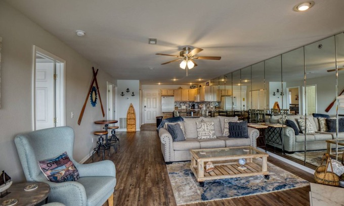 Osage Beach Condo | Beautiful 2 Bedroom 2 Bath Condo with Boat Slip!