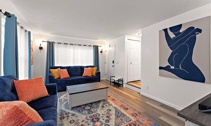 Highwood House | Beautiful 2 bedroom duplex near Downtown Saint Paul
