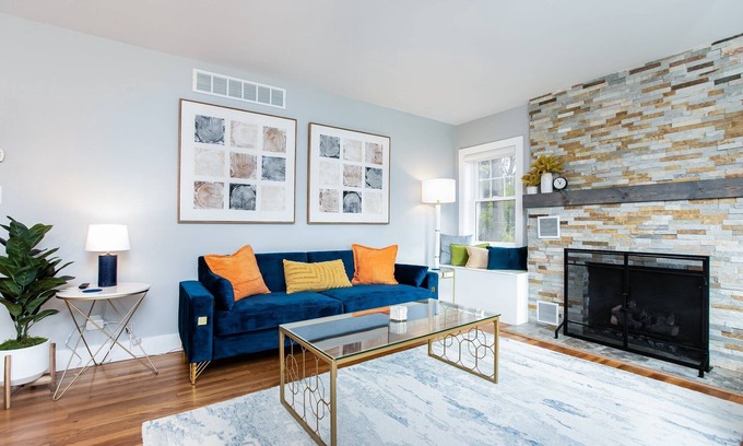 Wooded Estates House | Beautiful ‘23 Remodel~Walk to ND