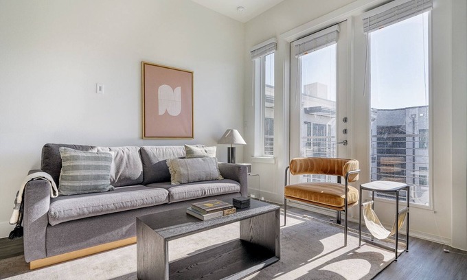 Highland Apartment | Beautiful 2BR in Highlands w/Pool, W/D & Gym, walkable, by Blueground