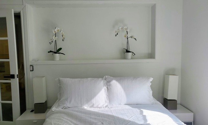 Prince Edward Apartment | Beautiful 2BR Suite just off Main St, Picton, near Sandbanks