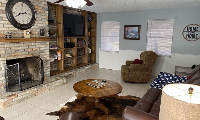 Tyler House | Beautiful 3/2 Smart Home Near Cumberland Village!