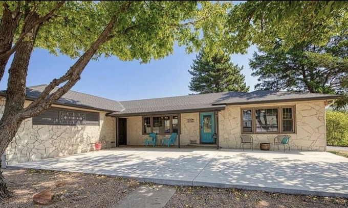 Elk City House | Beautiful 3 bd Home ~ Fantastic Location