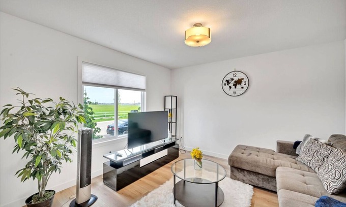 Southwest Edmonton House | Beautiful 3 bedroom home in Glenridding ravine