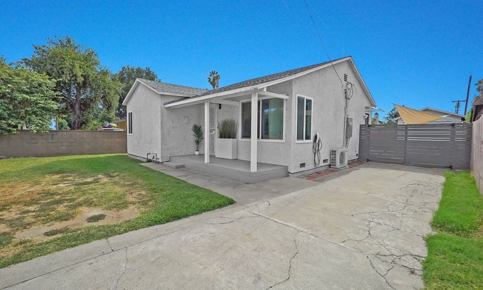 El Monte House | Beautiful 3-bedroom House in El Monte with Big Backyard