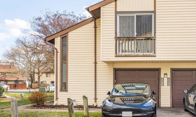 Crofton House | Beautiful 3-bedroom house with garage 20min from DC and 6 FLags