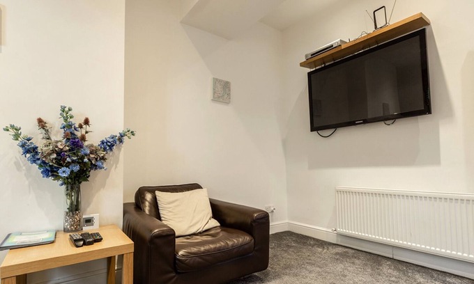 Kennington House | Beautiful 3 bedroom house close to big ben and london eye all transport links