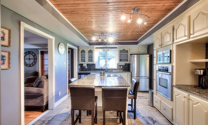Brossard Apartment | Beautiful 3-Bedroom in Brossard