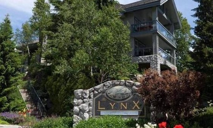 Blueberry Hill House | Beautiful 3 Bedroom Townhouse On Blueberry Hill, Whistler, BC