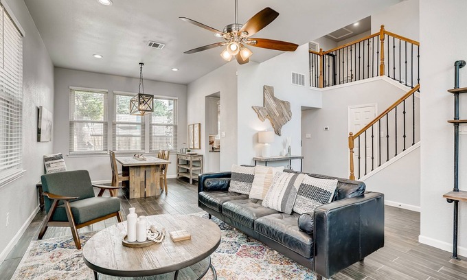 South Creek House | Beautiful 3 bedroom house in desirable Round Rock!