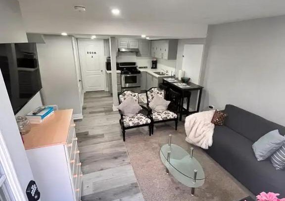 Brampton Apartment | Beautiful 3 bedrooms/ Full bathrooms Entire Place