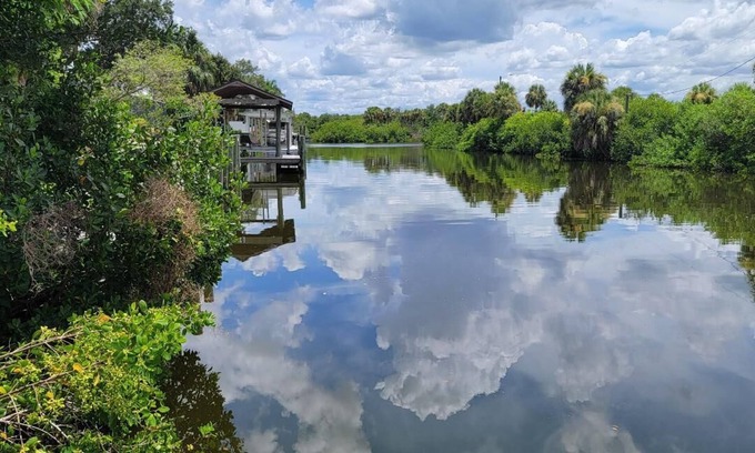 Riverview House | Beautiful 3 br 2 ba. Home on the Alafia River, 15 Min. from Tampa