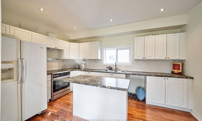 Pickering House | Beautiful 3 BR home in Pickering village near Stouffville