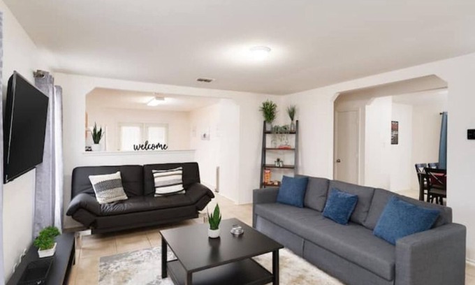 Maverick Creek House | Beautiful 3BR Near Medical Center - Pet Friendly!
