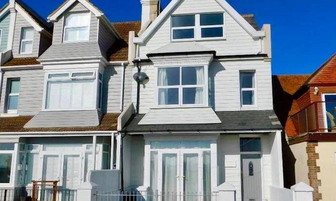 Pevensey House | Beautiful 4 Bed Beach House