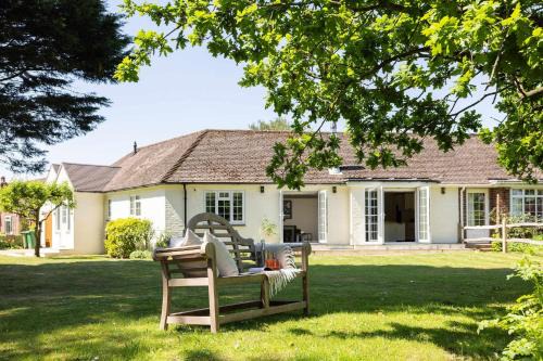 Ford House | Beautiful 4-Bed Close to South Downs & Goodwood