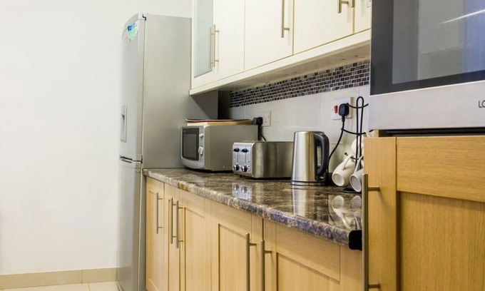 Bootle House | Beautiful 4-Bed House in Bootle