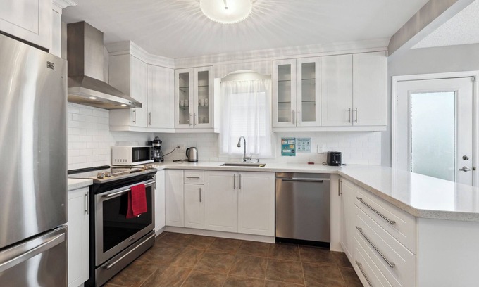 Courtice House | Beautiful 4 Bedroom House in Courtice