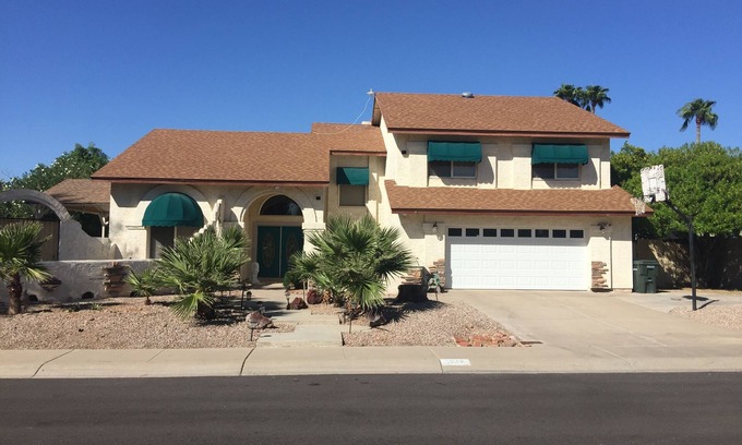 Summit Ridge Bed & Breakfast | Beautiful 445 sq ft Studio 1 murphy bed 2 single bed some . Ask for extras ?
