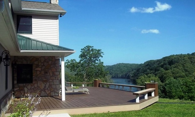 Mouth of Wilson House | Beautiful 4BR house with breathtaking view of the New River in Independence, VA