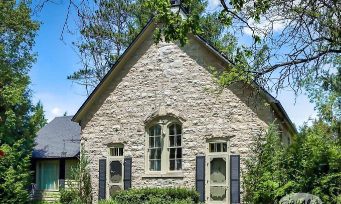 Caledon Other | Beautiful 5 Bed, 3 Bath Country House in Caledon! 2 Acres! Pool!