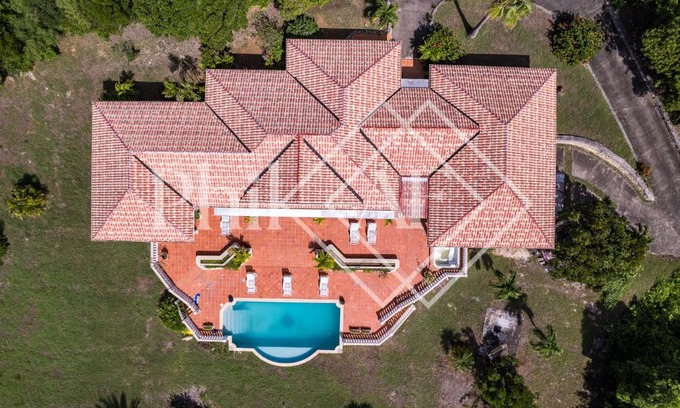 Les Terres Basses Villa | Beautiful 5 bed-rooms Villa at Terres Basses