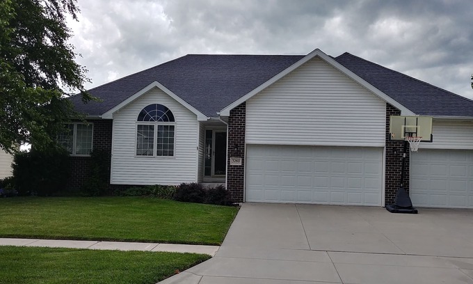 Lincoln House | Beautiful 5BR, 3BA home, close proximity to I-80