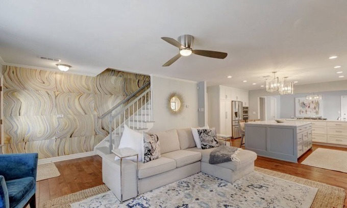 Tarrytown House | Beautiful 6Br/4Ba House 5 Min From Downtown