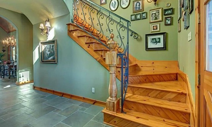Weston House | Beautiful 80 Acre Ranch with Private Fishing Pond 45 Min drive from Dallas!