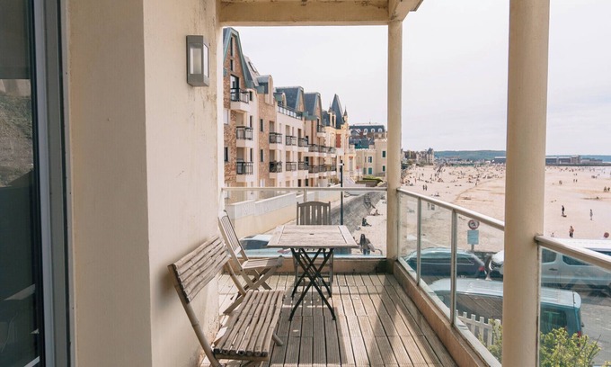 Trouville-sur-Mer Apartment | Beautiful 90m² seafront apartment