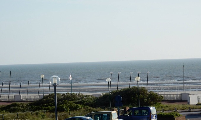 Hardelot-Plage Apartment | Beautiful apartment with sea view, 50 M from the beach, facing south, classified 3 *.