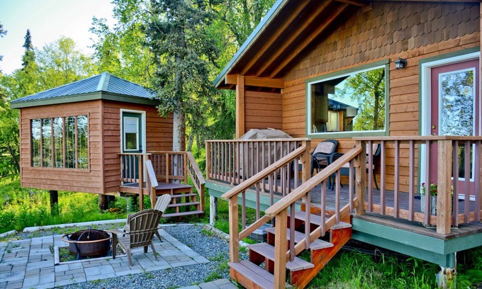 Kalifornsky Cabin | Beautiful Alaskan Cabin with Mountain & Lake View a Perfect Couples Getaway.