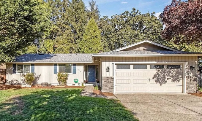 Central Oregon House | Beautiful and charming 3 BR 2Bath 3 bedroom in quiet culdesac.