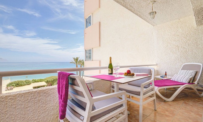 Altea Apartment | Beautiful and cheerful apartment with communal pool in Altea, Costa Blanca, Spain for 3 persons