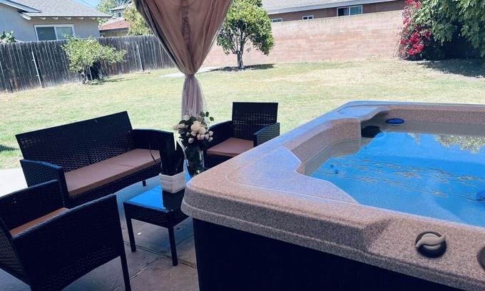 Oxnard House | Beautiful and Cozy 4-BR residential home!