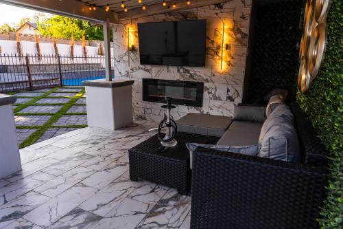Las Vegas Villa | Beautiful and cozy family house pool and barbecue